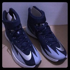 NIKE ZOOM MENS ATHLETIC BASKETBALL SHOES